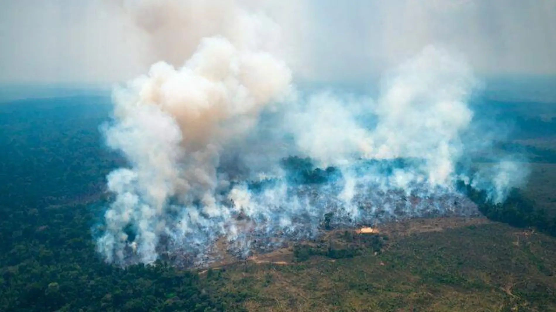 Bogotá se sofoca bajo el humo de un incendio del tamaño de París